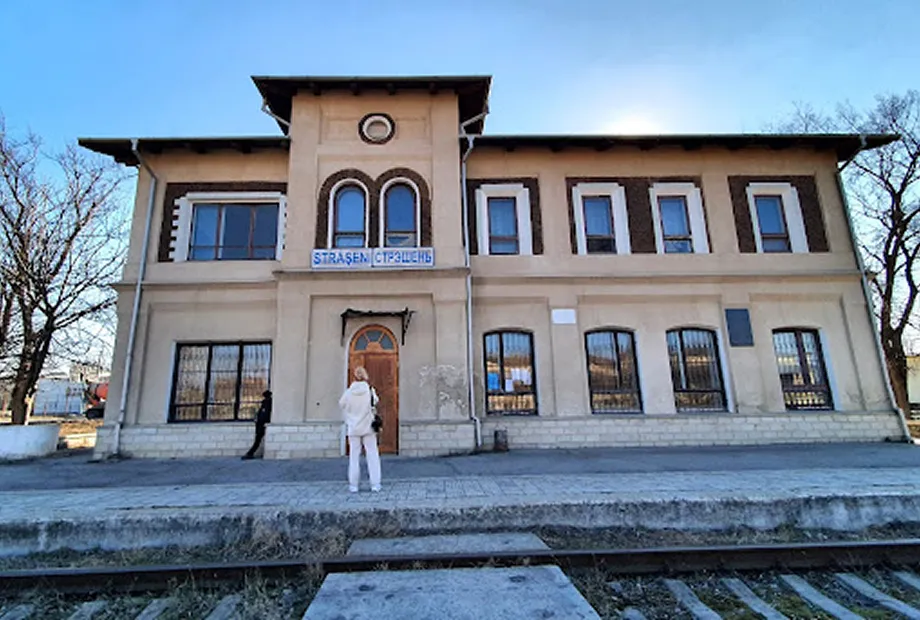 FERESTRE PVC STRASENI